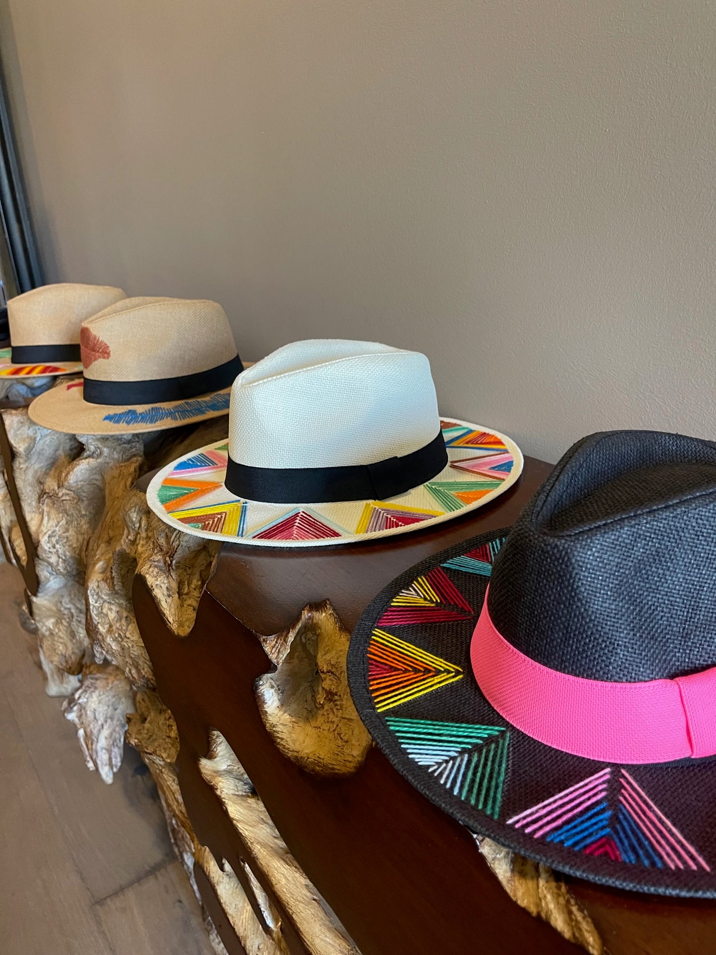 Tulum - White with Black band